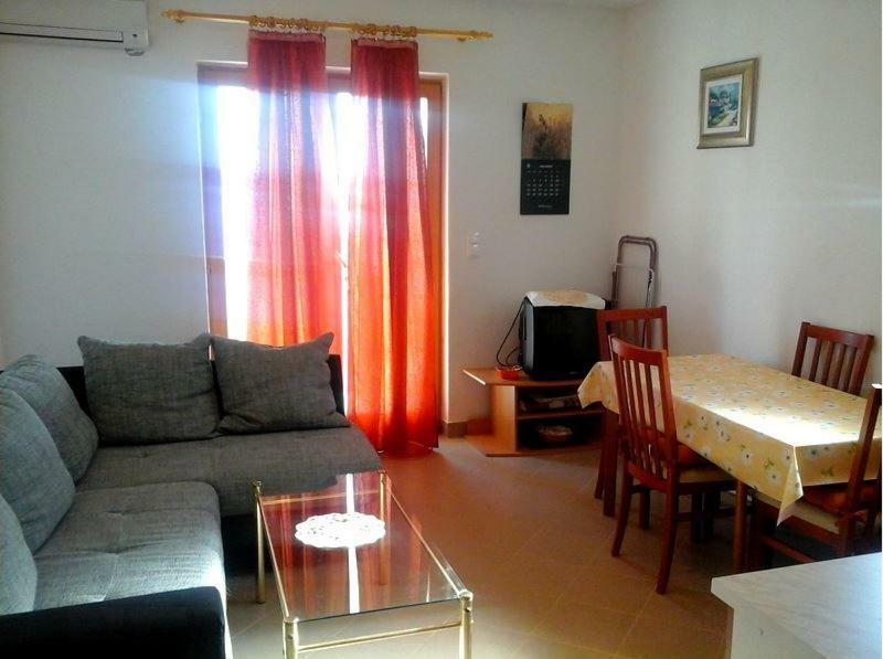 Apartmani Maris 特罗吉尔 外观 照片